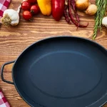 bewahren-sie-eine-gusseiserne-bratpfanne-niemals-unter-einem-geschlossenen-deckel.webp.webp