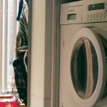 Waschen von Jacken und Daunenjacken: Fatale Fehler, die dazu führen können, dass die Kleidung ihr attraktives Aussehen verliert waschen-von-jacken-und-daunenjacken-fatale-fehler-die-dazu-fuehren.jpg